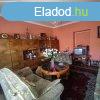 Hmesben 3 szobs laks kerttel s garzzsal elad