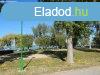 Elad Panzi, csaldi hz a Balaton parton. - Balatonberny