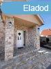 Elad 251m2-es zlethelyisg, Gdll