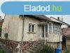 Kaposvron a Laborfalvy utcban elad egy feljtand tgla