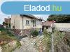 Kaposvron a Laborfalvy utcban elad egy feljtand tgla