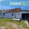 Monor Hegyessy tanyn feljtott csaldi hz, 2073 m2 t