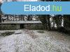 Kadarkt vros legszln, zldvezetben VADSZHZ elad