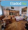 Elad egy volt nemesi csald ltal ptett csaldi hz a fal