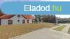Elad csaldi hz Zalacsny, 	Csendes utca