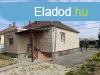 Elad csaldi hz Nemesbd, 	Kzpontban