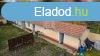Elad csaldi hz Tura, 	Szent Istvn t