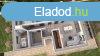 Elad csaldi hz Gencsapti, 	Csendes utcban