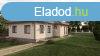 Elad csaldi hz Gencsapti, 	Csendes utcban