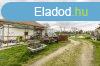 Elad csaldi hz Talms, 	Csendes utcban
