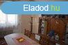 Elad csaldi hz Csehimindszent, 	Csendes utca