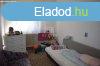 Elad csaldi hz Csehimindszent, 	Csendes utca