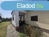 Elad csaldi hz Madaras, 	Honvd utca