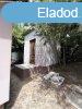 Elad csaldi hz Erdkertes, 	csendes utcban