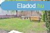 Debrecen vros rszn elad egy 4 szobs sorhz, szutern+f