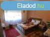 Rendes udvar, csendes utca, lakhz! - Kard