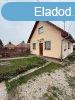 rd vroskzponthoz kzeli, jszer, napelemes ikerhz