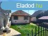 Elad 102 nm-es Feljtott Csaldi hz Lrinci