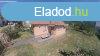 2 szobs, FELJTAND csaldi hz, PANORMS telekkel, ALKUK