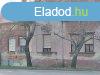 Szolnokon csaldi hz, kt lakrsz, 137 nm elad!
