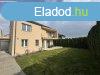 Elad 126m2-es Ikerhz, Gdll