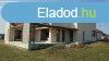 j pts 4 hlszobs csaldi hz Nemesvmoson Elad!