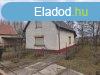 Elad csaldi hz Farmos