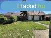 Elad csaldi hz Zvodon ajndk prshzzal s borospincve