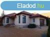 Luxus csaldi hz elad Hvz csendes utcjban