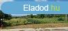Elad 7438 nm-es Feljtott Csaldi hz Pcs jhegy 