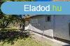 Elad csaldi hz Tura, 	Csendes utcban