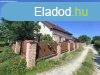 Elad ikerhz Ft, 	Kertvros csendes rszn