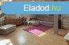 Elad laks, Kecskemt