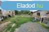 Feljtand csaldi hz, nagy telekkel elad Nraiban