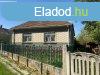 Elad csaldi hz Egyhzasrdc, 	Csendes utca