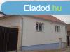 Elad 85 nm-es Feljtott Csaldi hz Pcs Belvros 