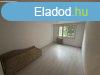 Elad 53 nm-es Feljtott Panellaks Debrecen Bethlen utca  