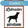 Tábla Magnet & Steel Cuidado Labrador Patrullando 14,8 x