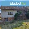 Gombn feljtst ignyl 150 m2 hz, 916 m2 telek