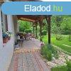Elad csaldi hz Balatonkenese, 	Klmn Imre utca